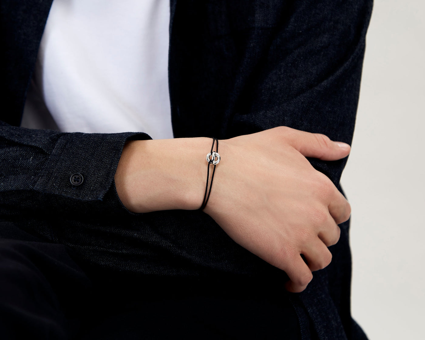 black interlaced cord bracelet 3g