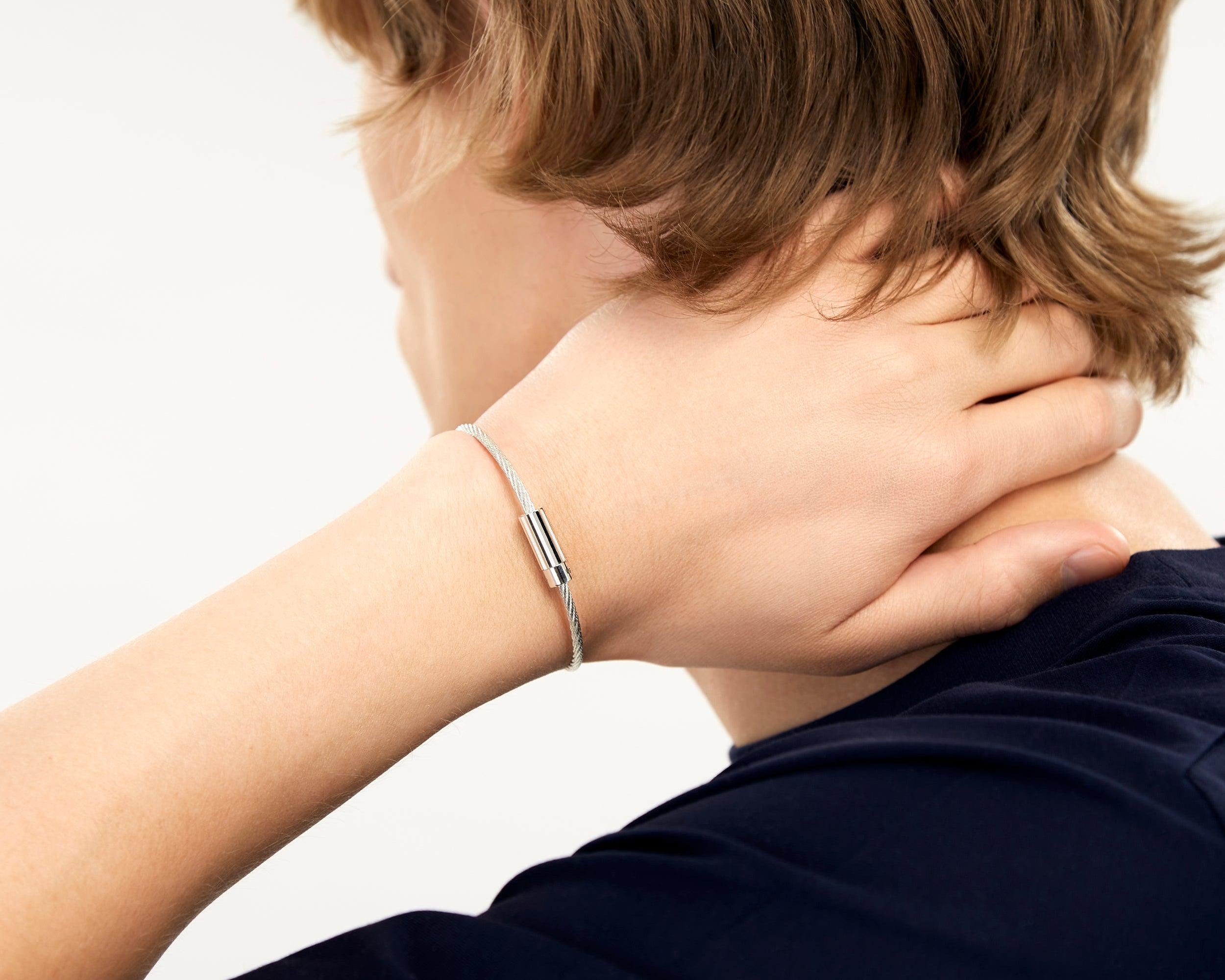 horizontal guilloche cable bracelet 9g